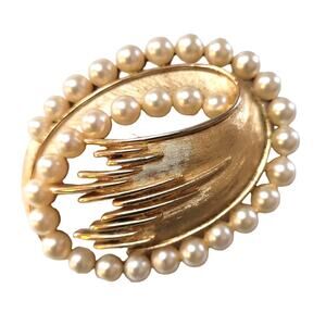 Signed Crown Trifari  Brooch Vtg Faux Pearls Goldtone Abstract Pin MCM 50s 60s